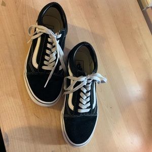 Old skool black Vans size 7 us